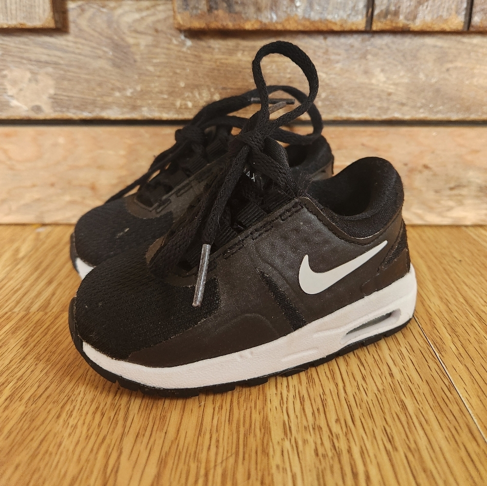 5T Nike airmax runners